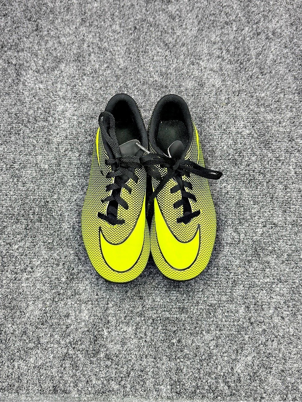 Nike Athletic Shoes Green & Black US 5Y